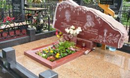 Sorge für das Grab in Yenakiyevo