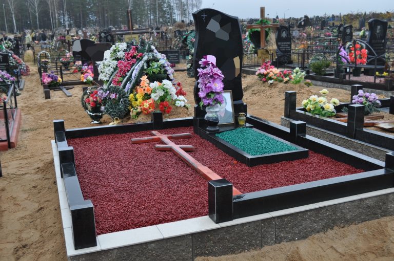 Einmalige Pflege des Grabes in Svitlovodsk
